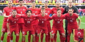 Müzisyen Yücel Arzen Hacıoğulları, A Milli Futbol Takımı için şarkı yaptı