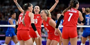 A Milli Kadın Voleybol Takımı ilk maçında Hollanda'yı 3-2 yendi