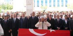 Sanatçı Kenan Işık, Ankara'da son yolculuğuna uğurlandı