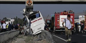 Ankara'da yolcu otobüsünün köprü ayağına çarptığı kazada ölü sayısı 11'e çıktı