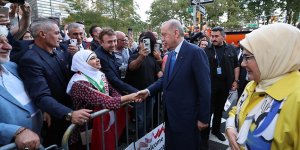 Cumhurbaşkanı Erdoğan, ABD'deki Türkevi girişinde sevgi gösterileriyle karşılandı