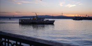 İstanbul Boğazı'ndaki gemi trafiği güney-kuzey yönlü açıldı