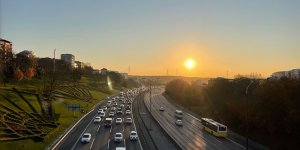 İstanbul'da ilk ara tatilin ardından trafik yoğunluğu yaşanıyor