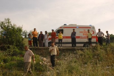 50 metrelik şarampole yuvarlanan otomobilden sağ çıktılar