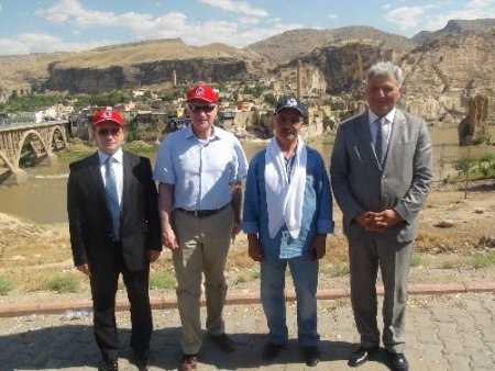 ABD Büyükelçisi Ricciardone, Hasankeyf'i gezdi