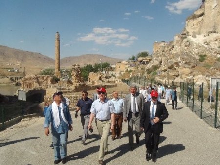 ABD Büyükelçisi Ricciardone, Hasankeyf'i gezdi