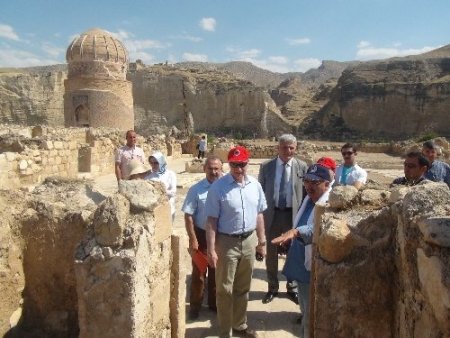 ABD Büyükelçisi Ricciardone, Hasankeyf'i gezdi