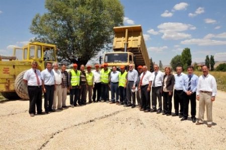 Afyon'da sezon açıldı, 300 kilometrelik asfalt atılacak