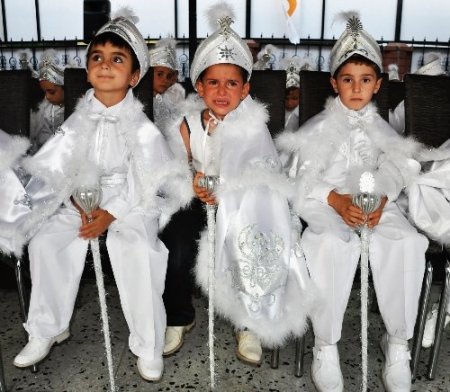 Amasya Belediyesi 75 çocuğu sünnet ettirdi