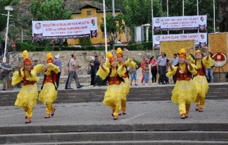 Amasya Festivali kortej yürüyüşüyle başladı