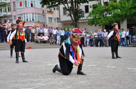 Amasya Festivali kortej yürüyüşüyle başladı