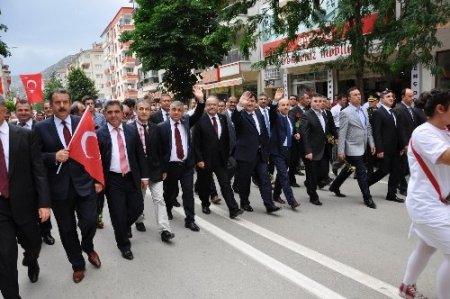 Amasya Festivali kortej yürüyüşüyle başladı