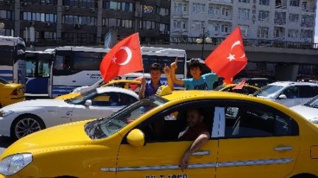 Ankara'da taksici esnafı ‘Gezi eylemleri bitsin' diye konvoy yaptı