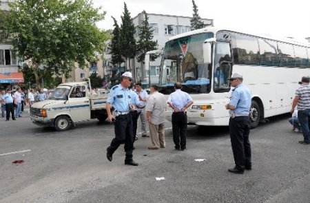 Anne ile kızı trafik kazası ayırdı