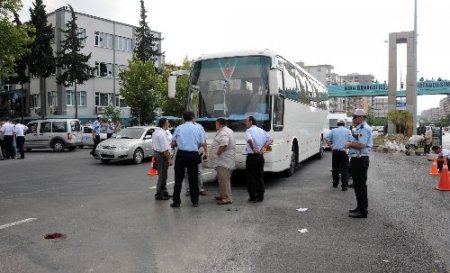 Anne ile kızı trafik kazası ayırdı