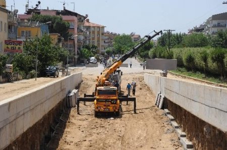 Aydın'da battı çıktı inşaatı devam ediyor