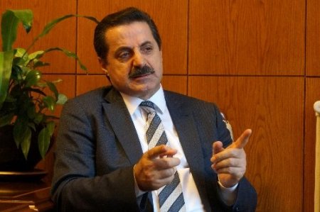 Bakan Çelik: Cami ile cemevinin yan yana olmasını isabetli buluyorum