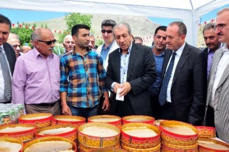 Bakan Eker Kürt alim Feqiye Teyran Festivali'ne katıldı