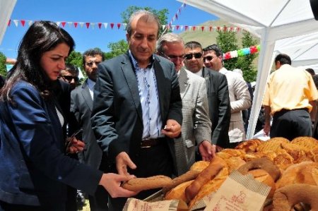 Bakan Eker Kürt alim Feqiye Teyran Festivali'ne katıldı