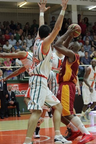 Banvit :71 - Galatasaray Medical Park: 72