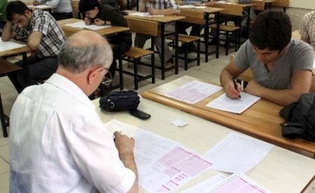 Başarılı olma kaygısı en çok özgüven sorunu olan ergenlerde yaşanıyor