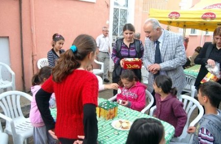 Başkan Tatlıoğlu sokakta dert dinledi