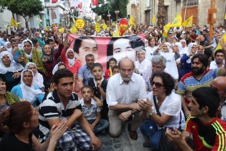 BDP'den hükümet 'adım at' uyarısı