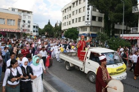 Bergama’da mehteranlı toplu sünnet şöleni