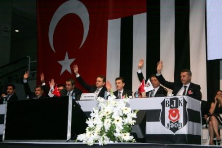 Beşiktaş'ta 'Olağanüstü İdari ve Mali Genel Kurul' toplantısı yapıldı