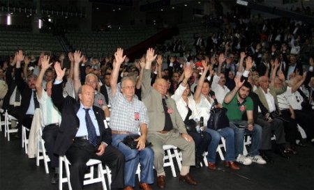 Beşiktaş'ta 'Olağanüstü İdari ve Mali Genel Kurul' toplantısı yapıldı