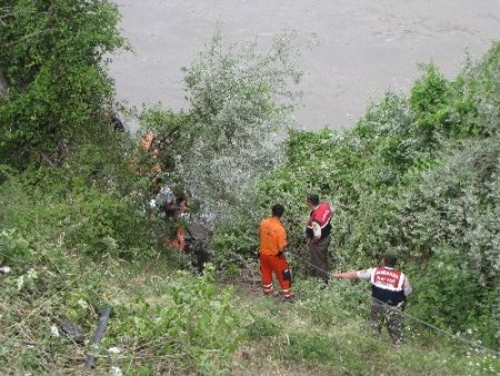 Boğulan çocuklardan birinin cesedine ulaşıldı