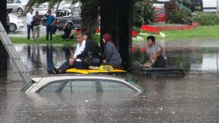 Boğulmaktan son anda kurtuldular