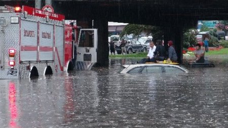 Boğulmaktan son anda kurtuldular