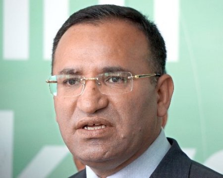 Bozdağ: TSK İç Hizmet Kanunu 35. Madde kaldırılmıyor, değişiyor