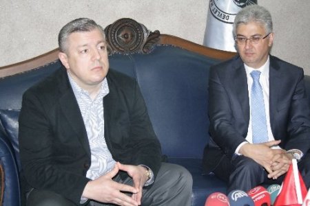 BTK için Azeri ve Gürcü bakanlar Kars’ta