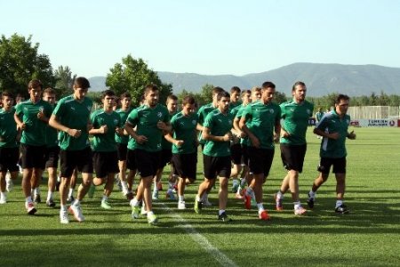 Bursaspor'da Hikmet Karaman sahaya indi