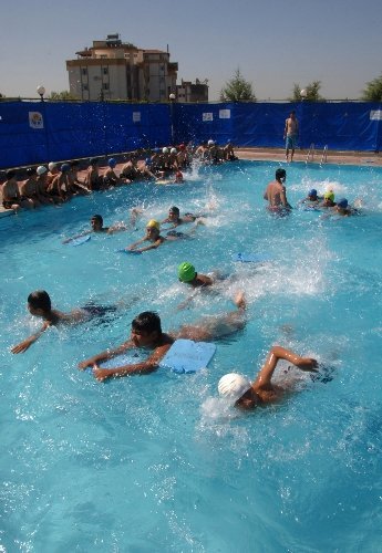 Büyükşehir Belediyesi yüzme kursları başlıyor