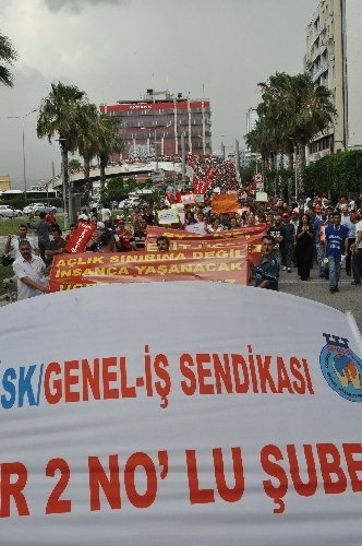 Büyükşehirde İzenerji çalışanları grev kararını işyerine astı