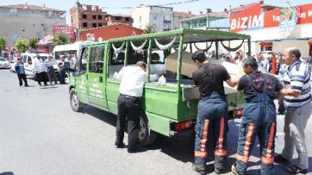 Cami yolunda can verdi