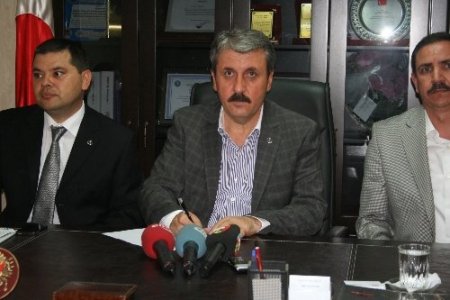 Destici: Eylemcilerin niyeti üzüm yemek değil, bağcıyı dövmek