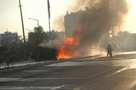 Devrilen tanker alev topuna döndü: 3 yaralı