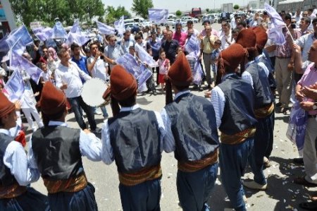 Dünya Çocukları'na coşkulu karşılama