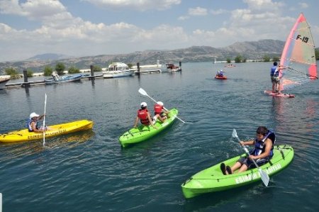 Eğirdir Gölü’nde yelken sporu yeniden canlanıyor