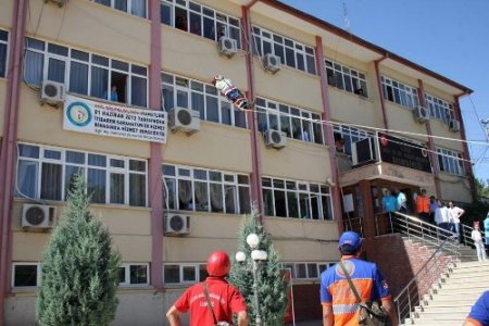 Elazığ'da gerçeği aratmayan yangın tatbikatı