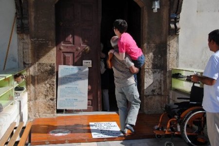 Engelli asansörü ile engelliler, camilere daha kolay ulaşacak