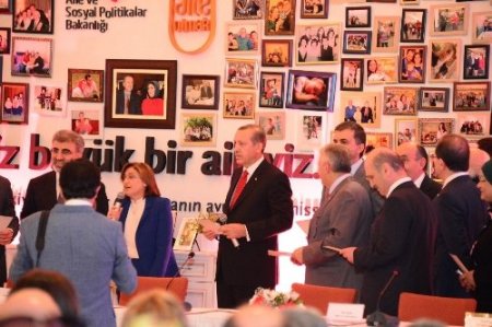 Erdoğan: Yüzyıllardır bizi güçlü kılan şey genç ve dinamik nüfusumuz oldu