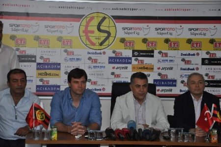 Ertuğrul Sağlam Eskişehirspor’la anlaştı