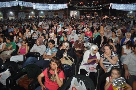 Eyüp açıkhava sinemasında ‘Evim Sensin’ gösterildi