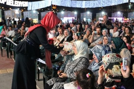 Eyüplüler İkbal Gürpınar’ın şiirleri ile coştu