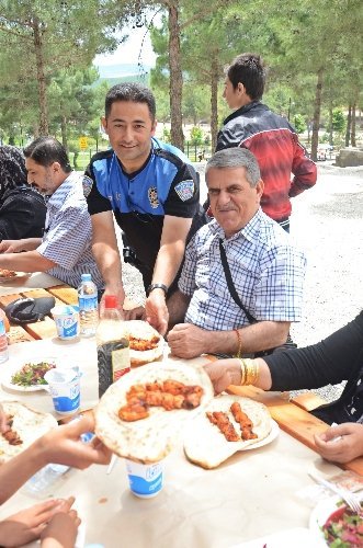 'Farklılıklarımız Zenginliklerimizdir Projesi' ile 200 aile piknikte buluştu